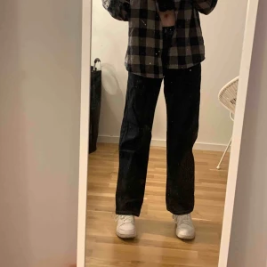  - ett par snygga baggy jeans 