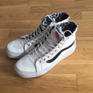  - Vans, knappt använda. Fint skick!  Fraktkostnad tillkommer.
