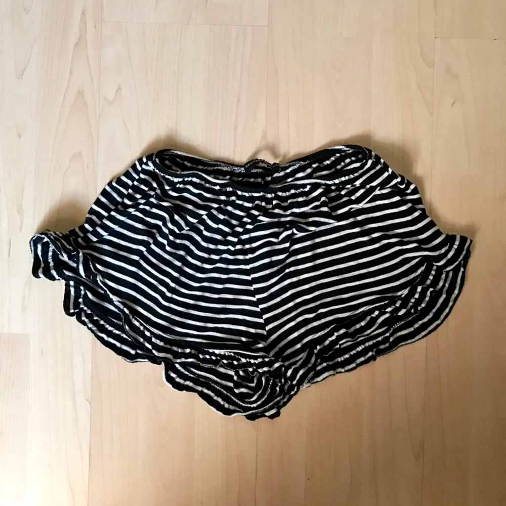 Brandy & Melville 100% cotton comfy short. Unwanted gift = Brand new. Shipping fee in Sweden is 20 SEK.. Shorts.
