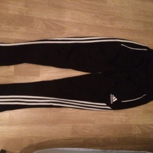  - Passar S och säkert XS också. Fint skick. Frakt ingår i priset 