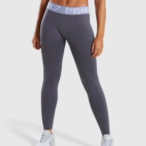 Gymshark Tights - Lägger nu ut dem resterande tightsen från förra inlägget då dom flesta blev sålda! 200kr/styck + frakt (249kr). Fel grå är i storlek M och blå i S. Hör av dig vid funderingar!🥰 GRÅA SÅLDA!