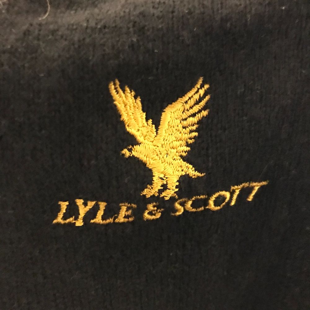 Lyle & scott tjocktröja | Plick Second Hand
