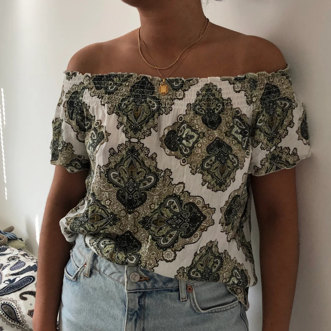 Off the shoulder top! - 91