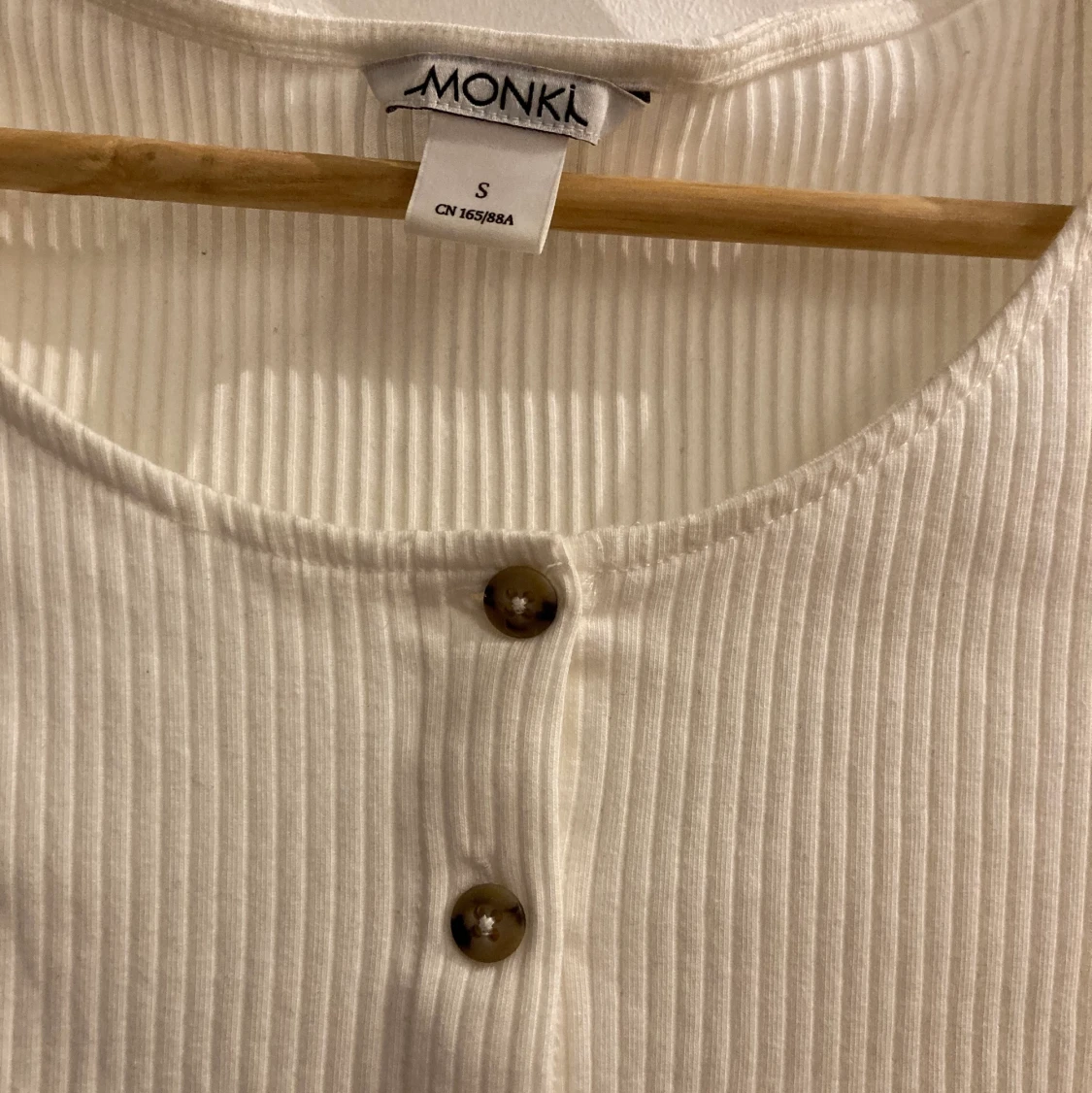 Ribbad, vit topp - 90