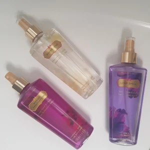 Victoria's secret perfymer - 3 Victoria's secret perfymer                                                          35-; styck                                                                                        alla för 100-; (frakt 55)                                                              BARA SHEER LOVE KVAR!