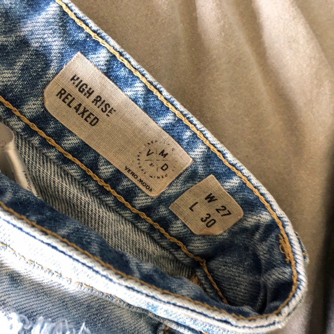 Ljus-blåa Byxor ifrån Vero Moda  - 90