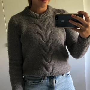 Stickad tröja - Fint skick, 100kr inklusive frakt