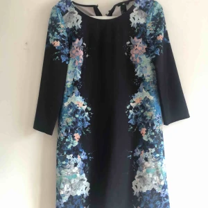  - Klänning från H&M i bra skick. Använd fåtal gånger. Pruta gärna!