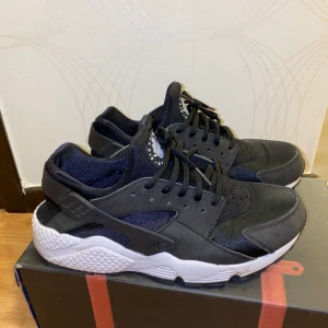 Nike sneakers - Använda fåtal gånger 