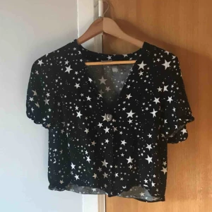  - Sööööt topp med stjärnor🤩🤩🤩