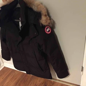  - Wyndham parka  Helt ny  men FEL STORLEK Herr modell (kvitto finns)