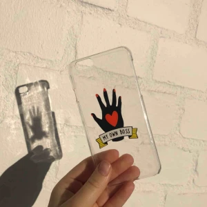  - iPhone 6 skal, med plaster kvar där bak. Säljer pga jag har annan iPhone nu. Fler skal finns i andra annonser! Köparen står för frakt, men köper man minst 3 så bjuder jag på frakten! :))