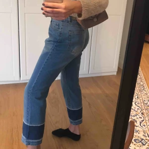  - Oanvända snygga jeans!  Hör av dig vid intresse! 💕
