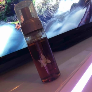  - Ögonfransrengöring, luktar jätte gott men har inte fransar längre, använd lite  Hämtas i Söråker eller står köparen för frakten  Har swish 