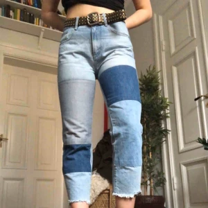  - Supersköna balla jeans från G-star. Storlek 26/32 men croppade så lite kortare tror jag. Bara använt ett par gånger. Köparen står för frakt:)