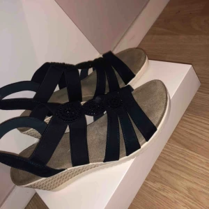 Platå skor - Snygga marinblå skor