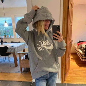  - Oversized hoodie.  Kill strl.   Frakt tillkommer, 63kr. 