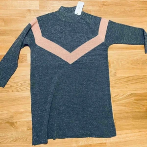  - Ny fin glittrig grå tröja Onesize