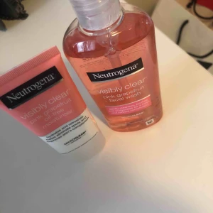  - Två oanvända produkter från neutrogena (en ansikskräm och facial wash) köpte två av varje de passade inte min hy så säljer två oanvända 