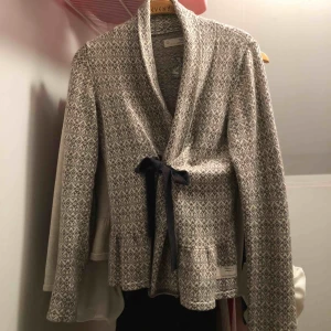  - Jättefin kofta i nytt skick