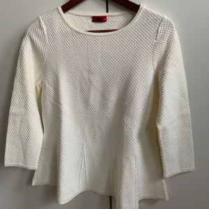 Hugo Boss - NY! - Strl M. Aldrig använd tröja. Mycket fint skick!