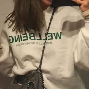 Sweatshirt - Sweatshirt ifrån Gina tricot, sitter snyggt Oversize