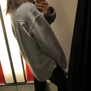 Skjortjacka Gina storlek 38 - Snygg skjortjacka perfekt oversized form för mig som brukar ha 36/S. Använd fåtal gånger 