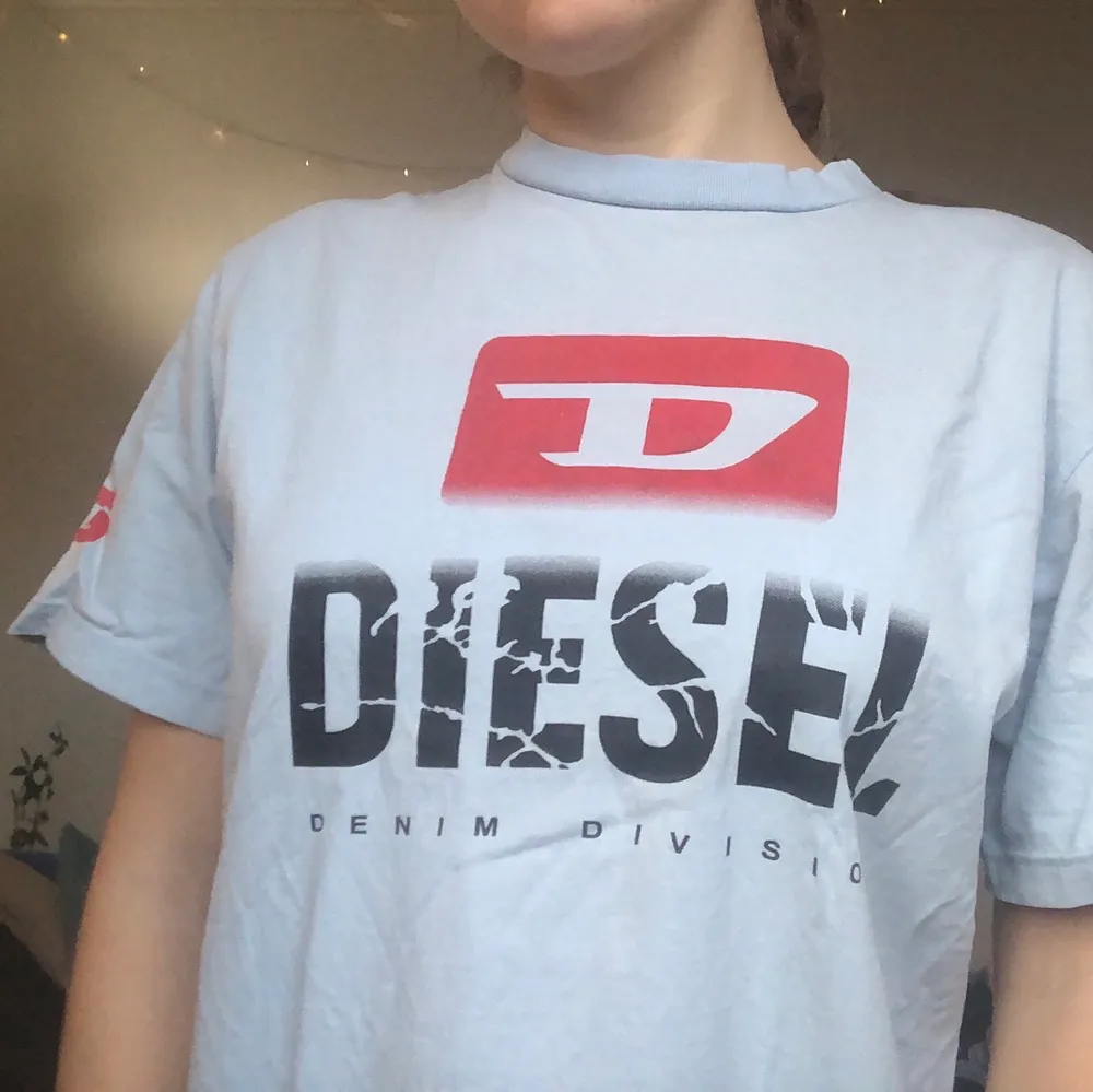 Jättesnygg oversized tisha från diesel! Vintage i fin ljusblå💙. T-shirts.