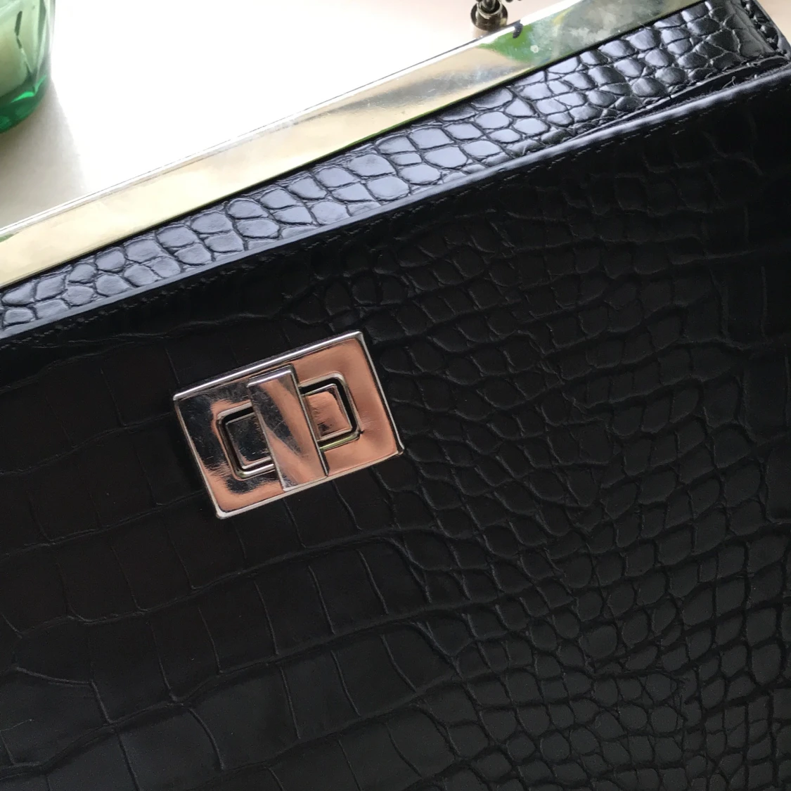 Väska i fake ormskinn  - 91
