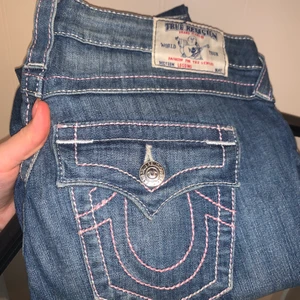 TRUE RELIGION - Jeans - True religon jeans, använda fåtal gånger. Nypris 1795kr. Mitt pris 450. Storlek 28. Skinny jeans