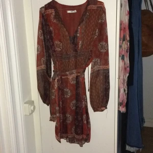  - Klänning/tunika från mango. Aldrig använd nypris 599