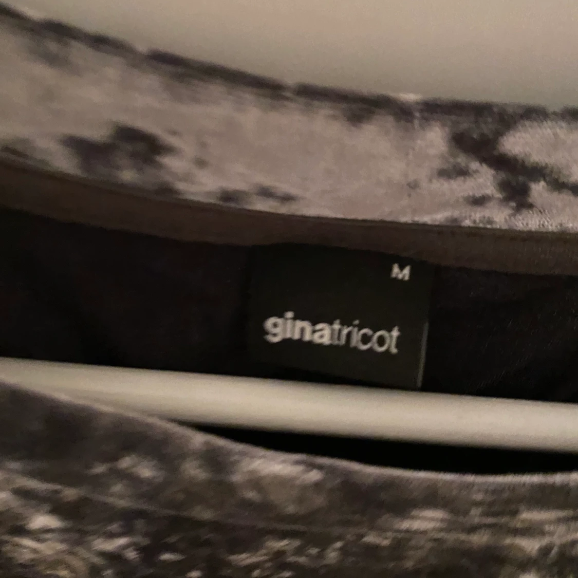 T-shirt i sammet  - 90