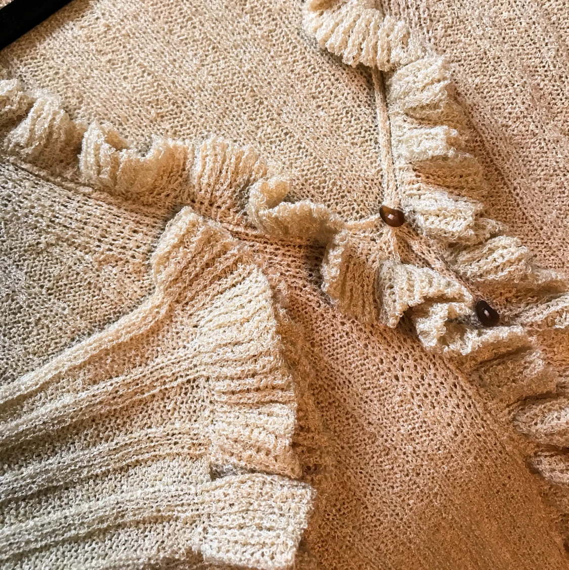 ASOS Stickad topp med volanger 36/S - 91