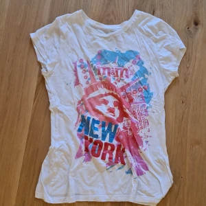 M&M New york T-shirt stl XL - Använd någon enstaka gång. 