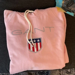 Gant hoodie  - Gant hoodie storlek S. Nyskick. 200kr + frakt. 