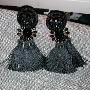 Örhängen - Superfina oanvända örhängen, 40kr+ frakt