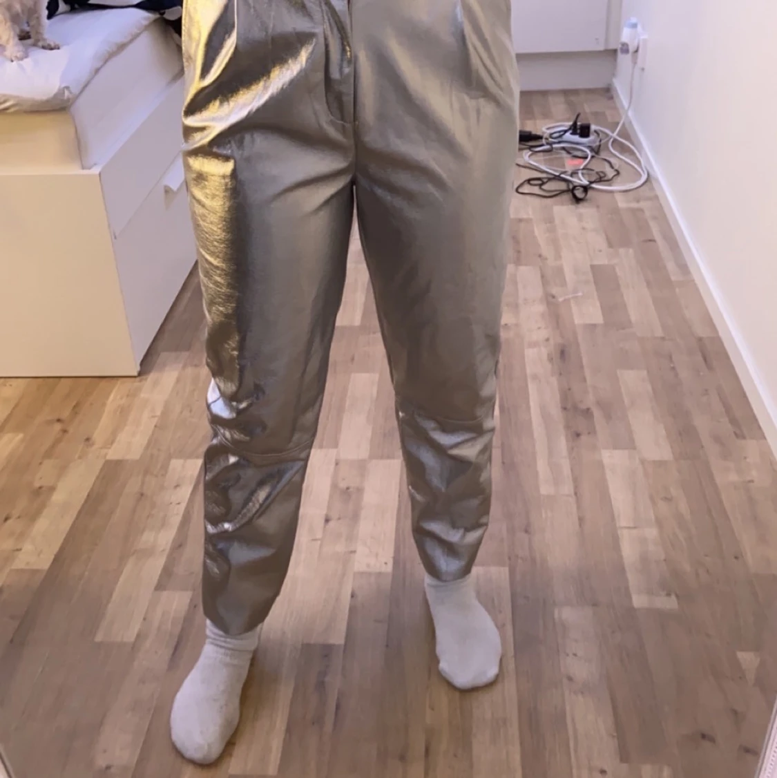 Silvriga byxor från Nelly  - 90