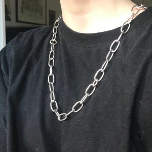 Kedja - Silvrig kedja från sellpy✨frakt tillkommer