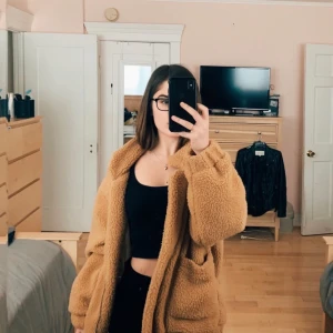 Teddy jacka - Använd en vinter (ej min bild), fodrad och varm. En oversized M