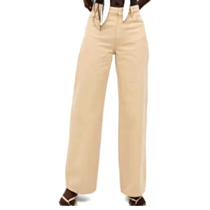 Monki jeans  - Jag säljer nu mina fina beige monki jeans i storlek 25 då dom är för små och inte kommer till användning! Dom är i jätte bra skick inga fläckar eller liknande. Har bara använt dom ca 1-2 gånger. Kom privat om du vill ha bilder. Skulle också kunna byta bot en större storlek.