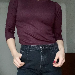 Tröja HM - Mörkröd tröja HM. 👗 5 plagg för 200 👗