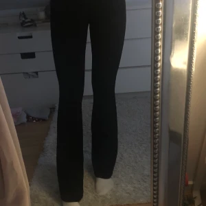 Bootcut mjukisbyxor - Använda fåtal gånger.