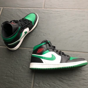 Jordan Pine Green - Säljer mina jordans som är näst intill nyskick. Pine green. Säljer inte för mindre än 1700kr. 