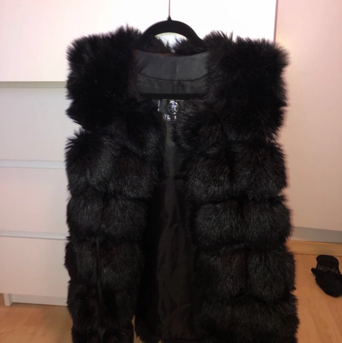 Päls väst svart 