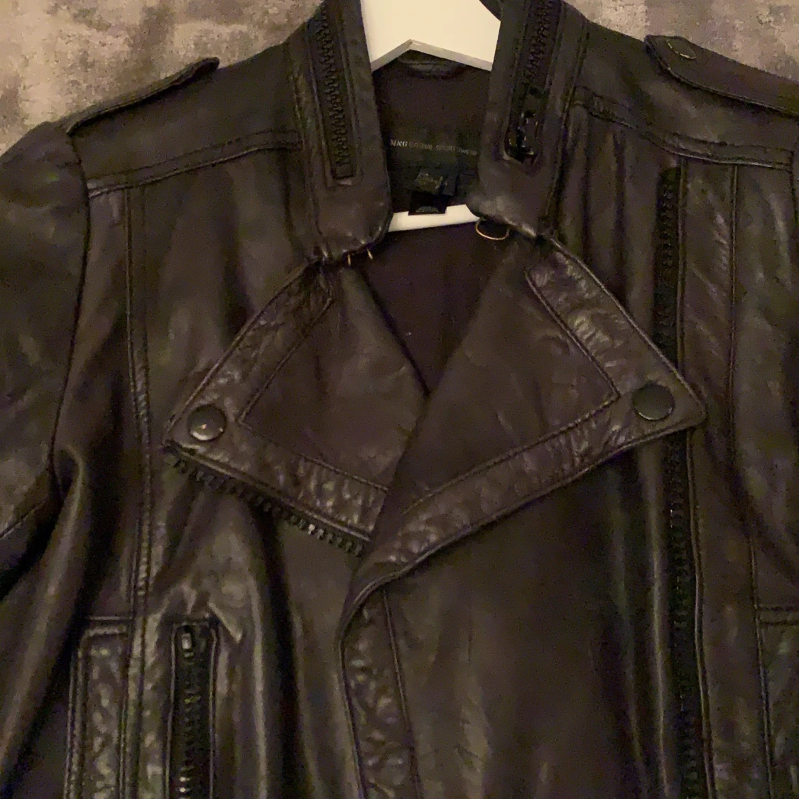 Skinnjacka i bikermodell - 91