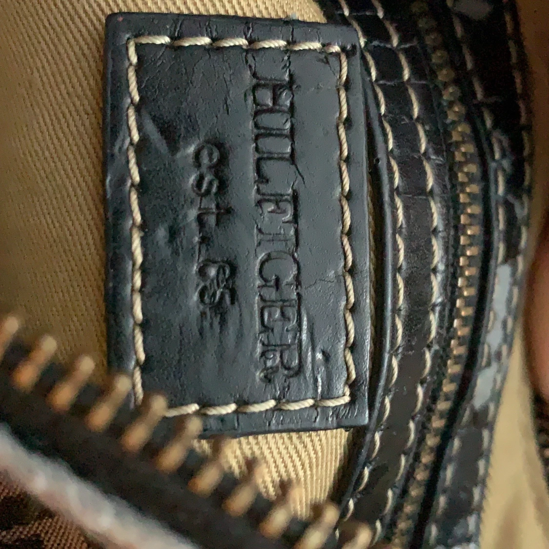 Tommy Hilfiger axelväska  - 91