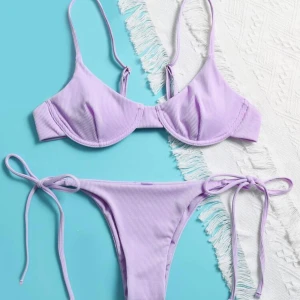 Bikini  - Superfin bikini från shein strl S, som tyvärr var för liten för mig i underdelen. Bikinin är endast testad och har alla lappar kvar. Kostade 130kr nypris. Kan ej hitta denna på hemsidan längre tror jag. 