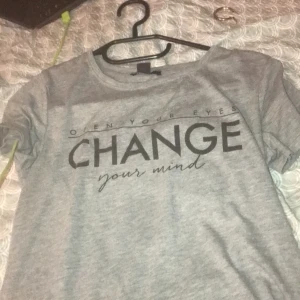 t shirt - basic t shirt från amisu  köparen står för frakt