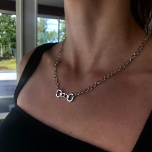 Halsband - Säljer halsband jag gjort själv😊⭐️⭐️⚡️