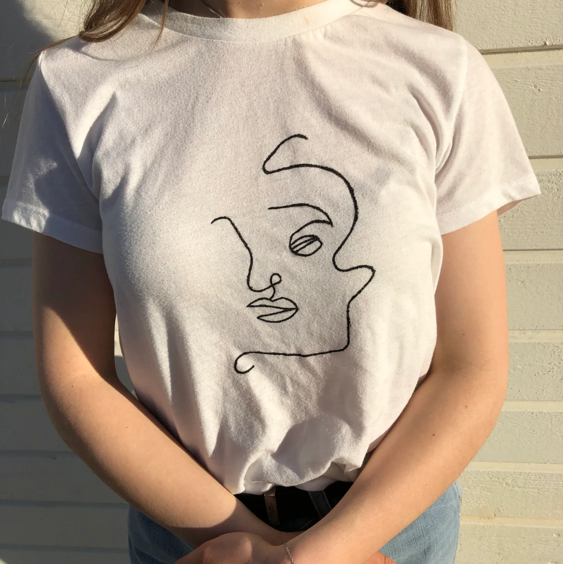 Vit handmålad t-shirt - 91